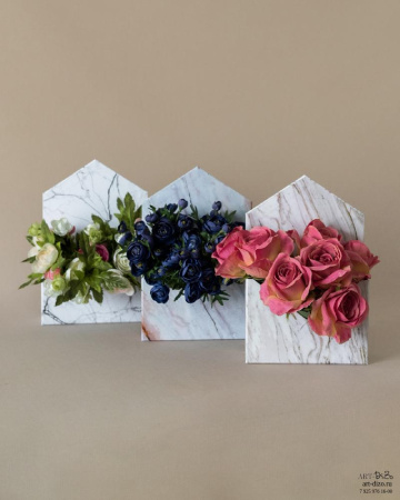 Коробка-конверт для цветов с принтом «мрамор», производство Арт-Дизо на заказ в Москве