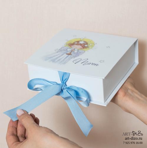 Фотография коробка 15×15×5 см с откидной крышкой на лентах