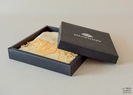  Фотография коробка крышка дно для одежды