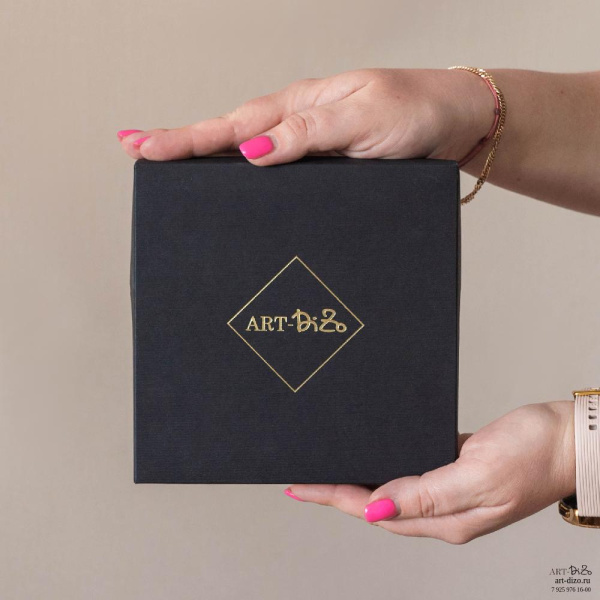 Коробка для конфет 16×16×2.5 см с широким бортом  Фотография коробка для конфет 16×16×2.5 см с широким бортом