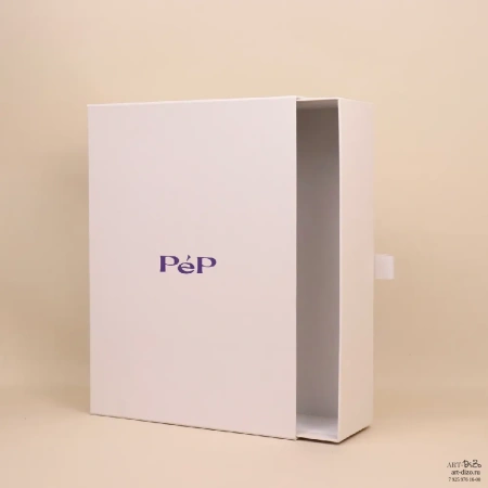  Фотография коробка пенал для бренда одежды c логотипом