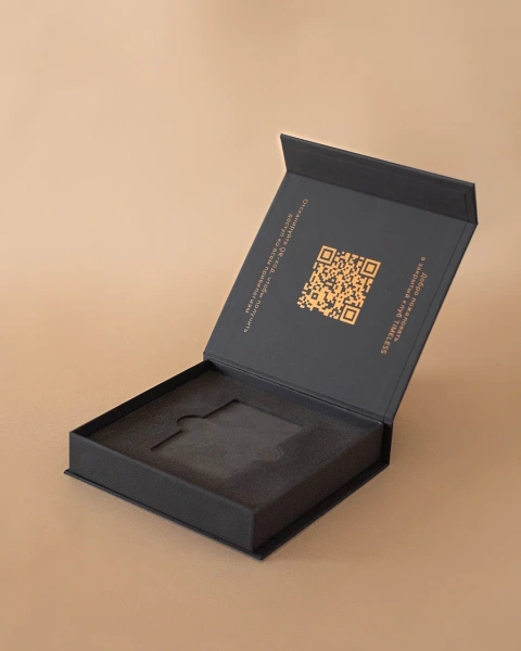 Фотография коробка на магнитах для закрытого клуба timeless