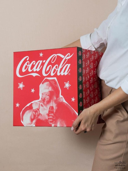 Coca-cola – новогодняя коробка-кубик 30 см – заказать со своими размерами и со своим принтом Коробки для подарка под индивидуальным параметрам, с логотипом