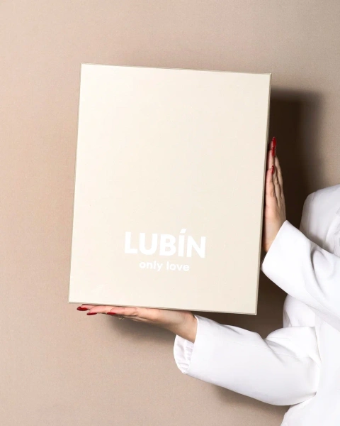 Коробка c крышкой для бренда постельного белья и одежды для дома  Фотография коробка c крышкой для бренда постельного белья и одежды для дома