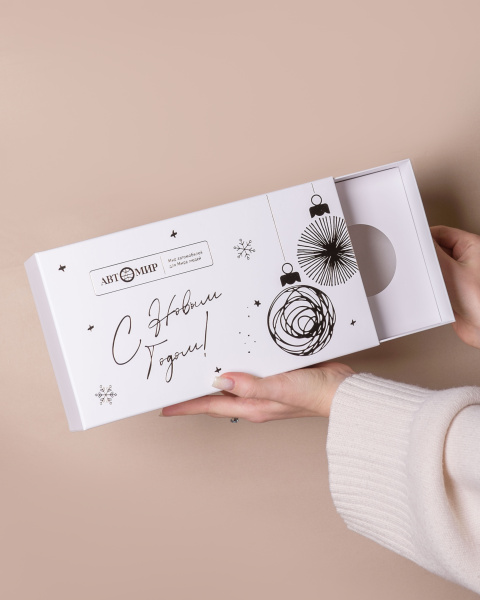  Фотография коробка пенал с ложементом в новогоднем дизайне