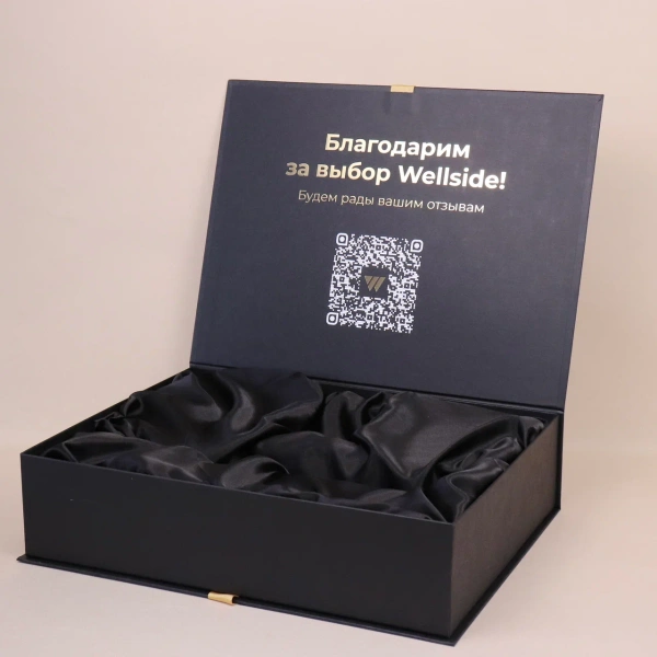 Фотография коробка на лентах для агенcтва элитной недвижимости