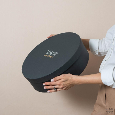  Фотография круглая коробка 30×10 см с шелкографией и тиснением