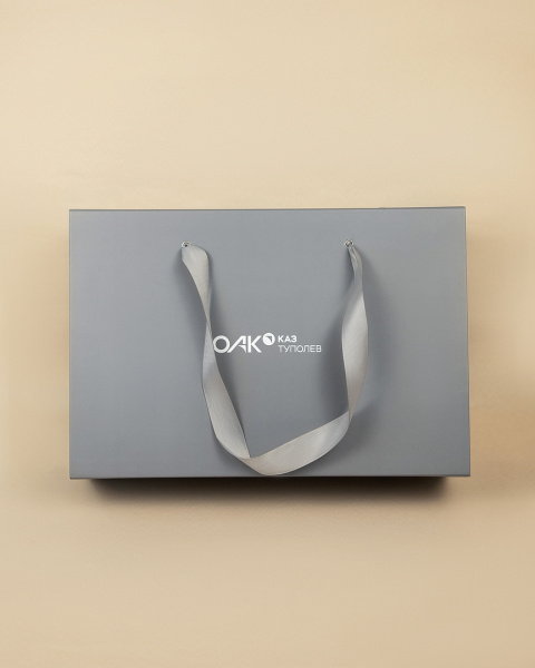 Коробка книга на магнитах с лентами  Фотография коробка книга на магнитах с лентами