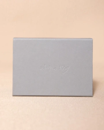 Коробка на магнитах с тиснением и конгревом  Фотография коробка на магнитах с тиснением и конгревом