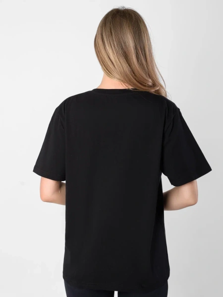  Фотография футболка черная с ручной вышивкой