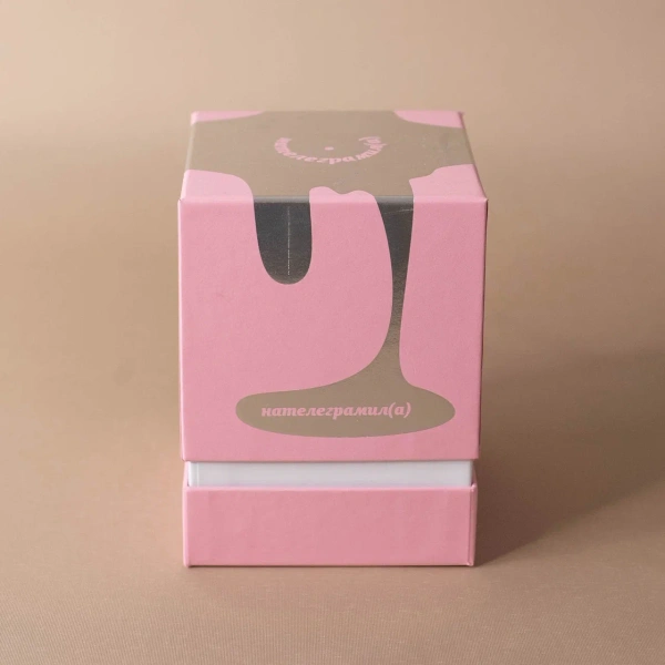  Фотография коробка на втулке розовая из дизайнерской бумаги