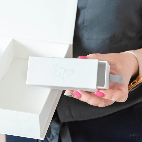  Фотография коробка на магнитах 33×22×4.8 см с перегородкой