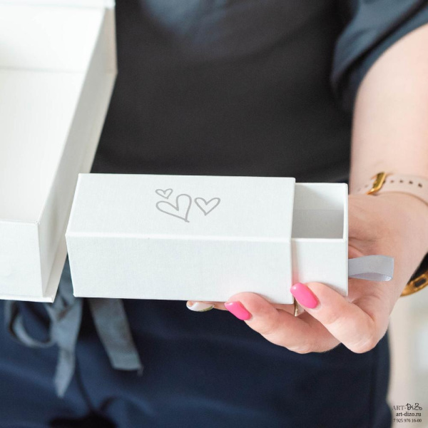  Фотография коробка на магнитах 33×22×4.8 см с перегородкой