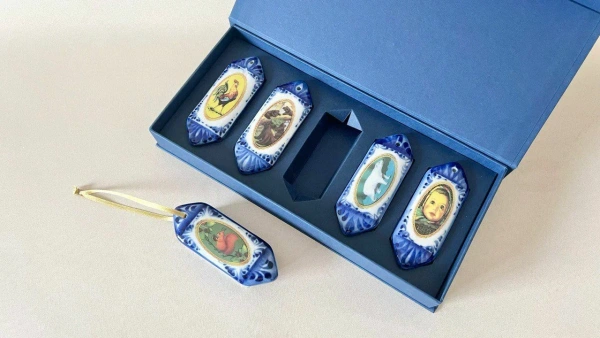 Фотография набор конфет "сувенир из  гжели"