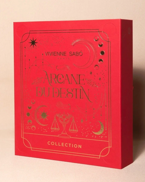 Фотография премиальная косметическая коробка красного цвета с принтом