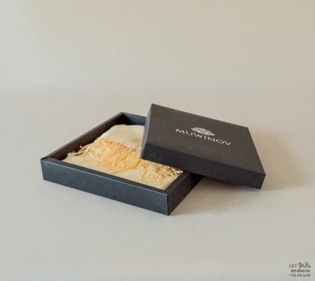  Фотография коробка крышка дно для одежды