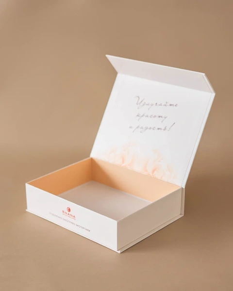  Фотография книга на магнитах для бренда plareceta