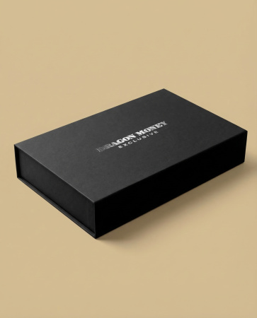  Фотография премиальная подарочная коробка-книга на магнитах с чёрной текстурной отделкой и серебряным тиснением