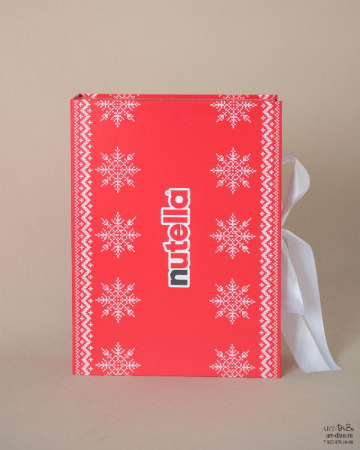 Новогодняя коробка на ленте для сладостей Nutella  Фотография новогодняя коробка на ленте для сладостей nutella