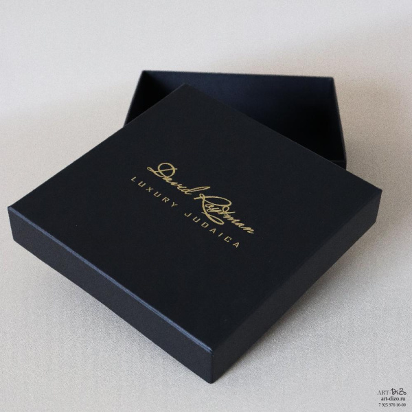 Фотография коробка 16.5×16.5×5.5 см в чёрной перграфике