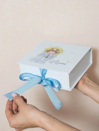  Фотография коробка на лентах с ангелом