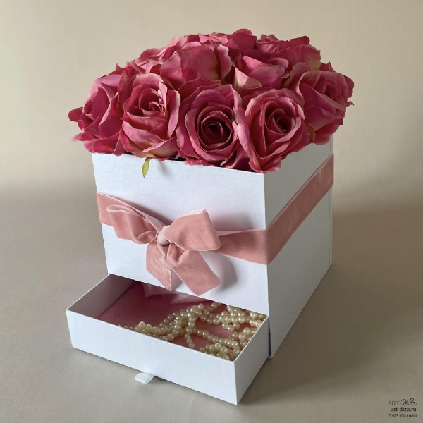 Купить подарочную коробку-кубик 15 см / 20 см с выдвижным ящиком 3 Купить подарочную коробку-кубик 15 см / 20 см с выдвижным ящиком 3