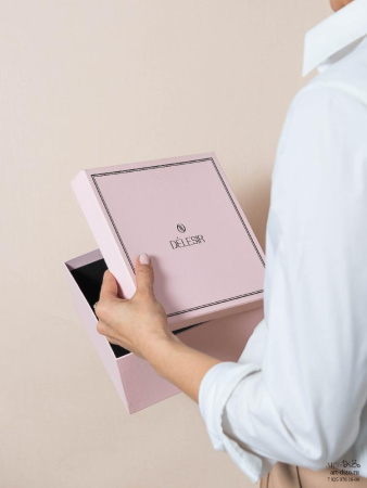 Цветные брендированные коробки под косметику, заказать от производителя