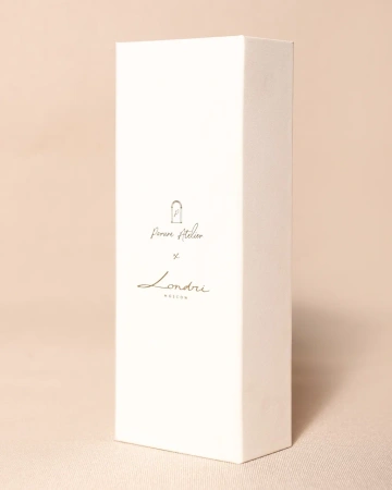  Фотография красивая коробка крышка на магнитах из дизайнерского картона