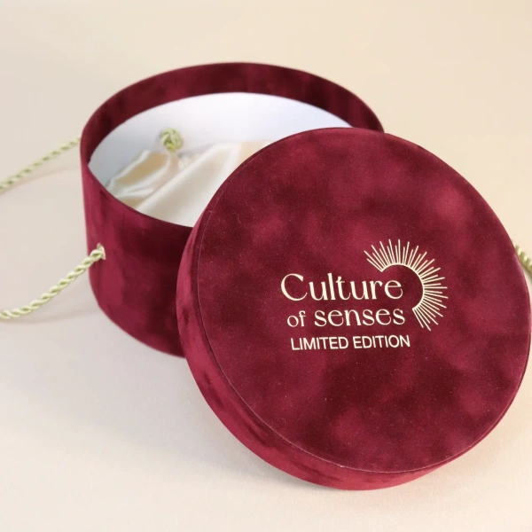  Фотография коробка крышка-дно с ручками