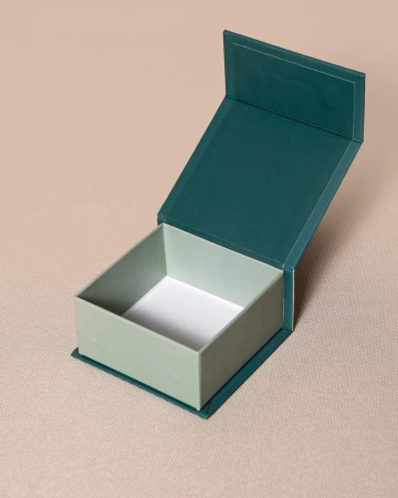  Фотография компактная коробка на магнитах для аксессуаров