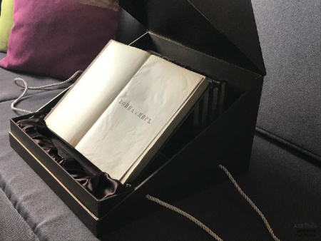  Фотография коробка для антиквариата с откидной крышкой 40×50×40 см