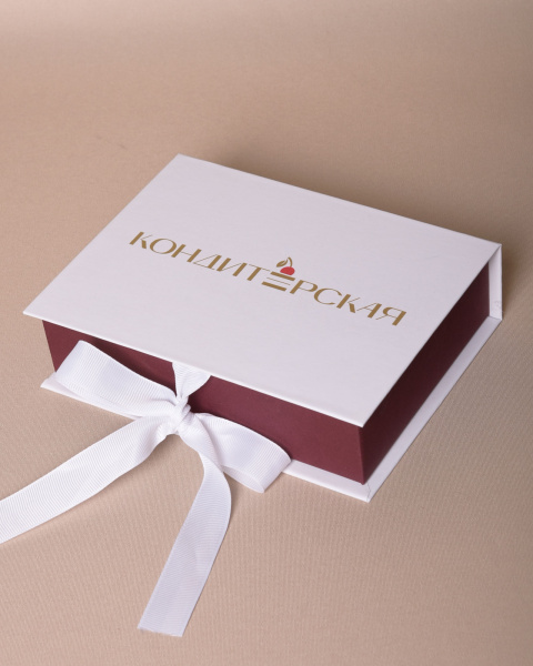 Фотография подарочная коробка для конфет на лентах