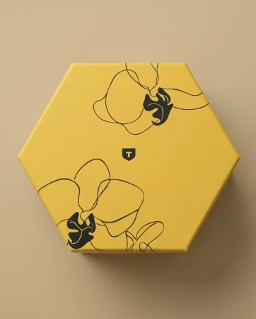  Фотография премиальная шестигранная подарочная коробка с эффектной раскрывающейся конструкцией