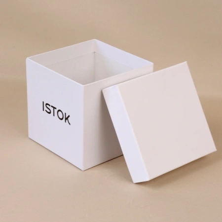  Фотография коробка крышка-дно istok