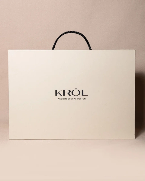 Прямоугольная коробка на магнитах с ручками большого формата  Фотография прямоугольная коробка на магнитах с ручками большого формата