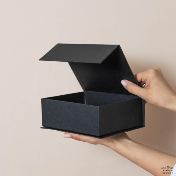  Фотография коробка на магнитах 17×13×6 см с матовым золотом