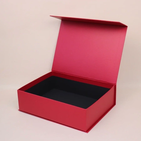  Фотография коробка на магнитах для бренда kaya