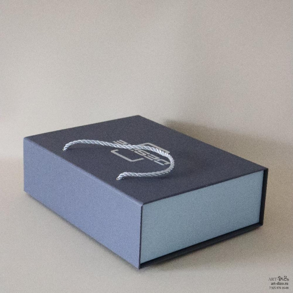  Фотография коробка 28×21×8 см на магнитах с ручками
