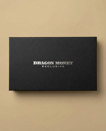  Фотография премиальная подарочная коробка-книга на магнитах с чёрной текстурной отделкой и серебряным тиснением