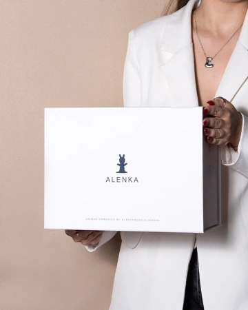  Фотография коробка на магнитах с атласным ложементом