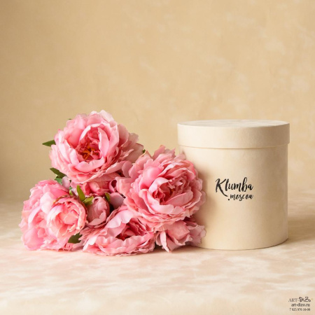 Бархатная коробка 17×18 см с логотипом (чёрная фольга), производство Арт-Дизо на заказ в Москве