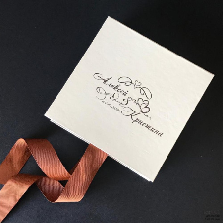 Коробки для конфет с нанесением логотипа – купить оптом Заказать брендированные коробки с откидной крышкой на лентах под сладости