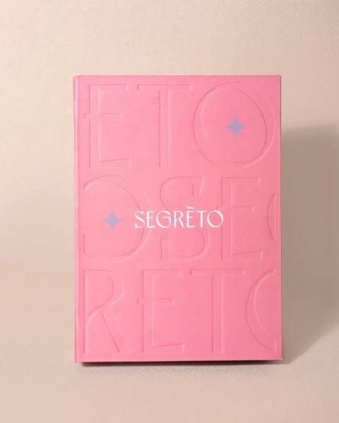 Коробка с откидной крышкой  Фотография коробка с откидной крышкой