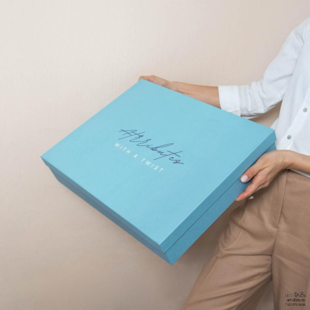  Фотография коробка 45×35×8 см с логотипом шелкографией