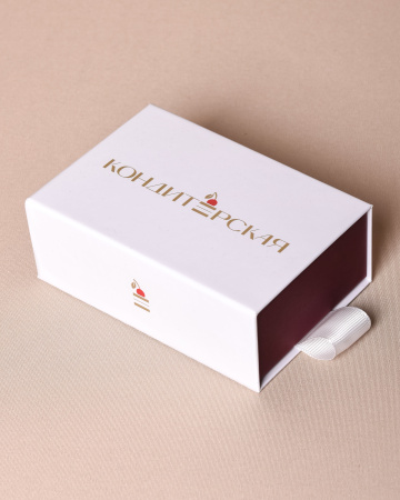  Фотография подарочная коробка пенал для сладостей с ложементом