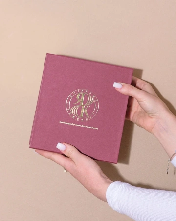 Коробка на магнитах для украшений из янтаря  Фотография коробка на магнитах для украшений из янтаря