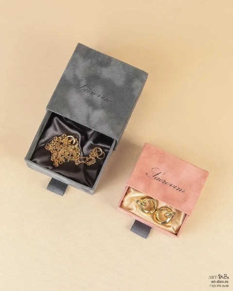  Фотография коробка под драгоценности с атласным ложементом