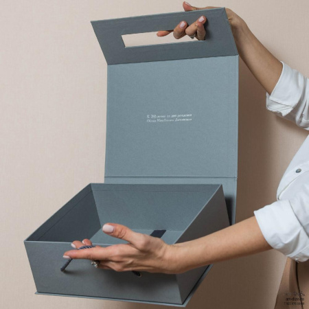 Коробка с крышкой на магните с принтом