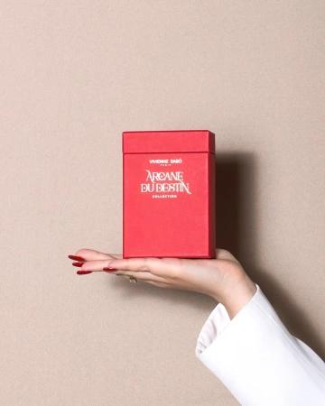  Фотография коробка на втулке для бренда косметики