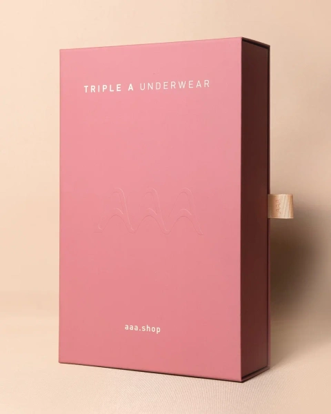 Коробка-пенал розового цвета Фотография коробка-пенал розового цвета